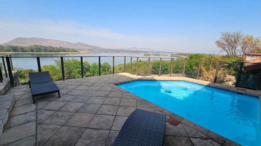 4 Bedroom Property for Sale in Birdwood Estate North West